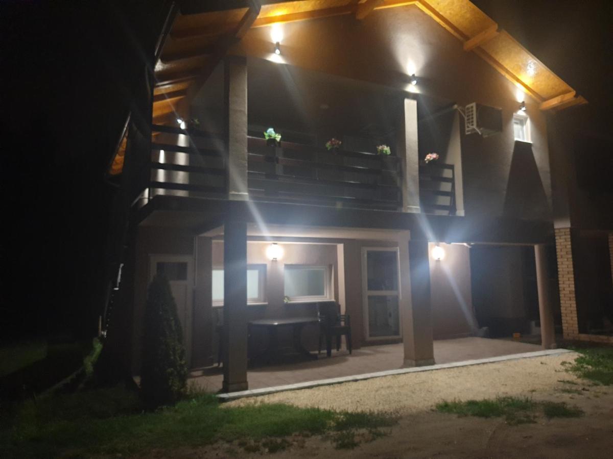 Vikendica Apartments Dunav Ms Celarevo Dış mekan fotoğraf
